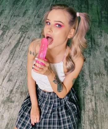 Я опытная индивидуалка, предлагающая тебе море удовольствия и незабываемые впечатления. У меня есть все, чтобы сделать наше свидание незабываемым – страсть, нежность, чувственность. Я знаю, как доставить наслаждение и сделать тебя счастливым. У меня есть разнообразие услуг – от классического секса до экспериментов в постели. Смотри мои фото, чтобы увидеть мою красоту и сексуальность. Мои клиенты оценивают меня за мои профессиональные навыки и внимание к деталям. Готов исполнить все твои фантазии и желания. Живу в самом сердце Москвы, так что легко встретиться со мной. Не теряй время и напиши мне прямо сейчас! 😘💋 7655, 20 лет